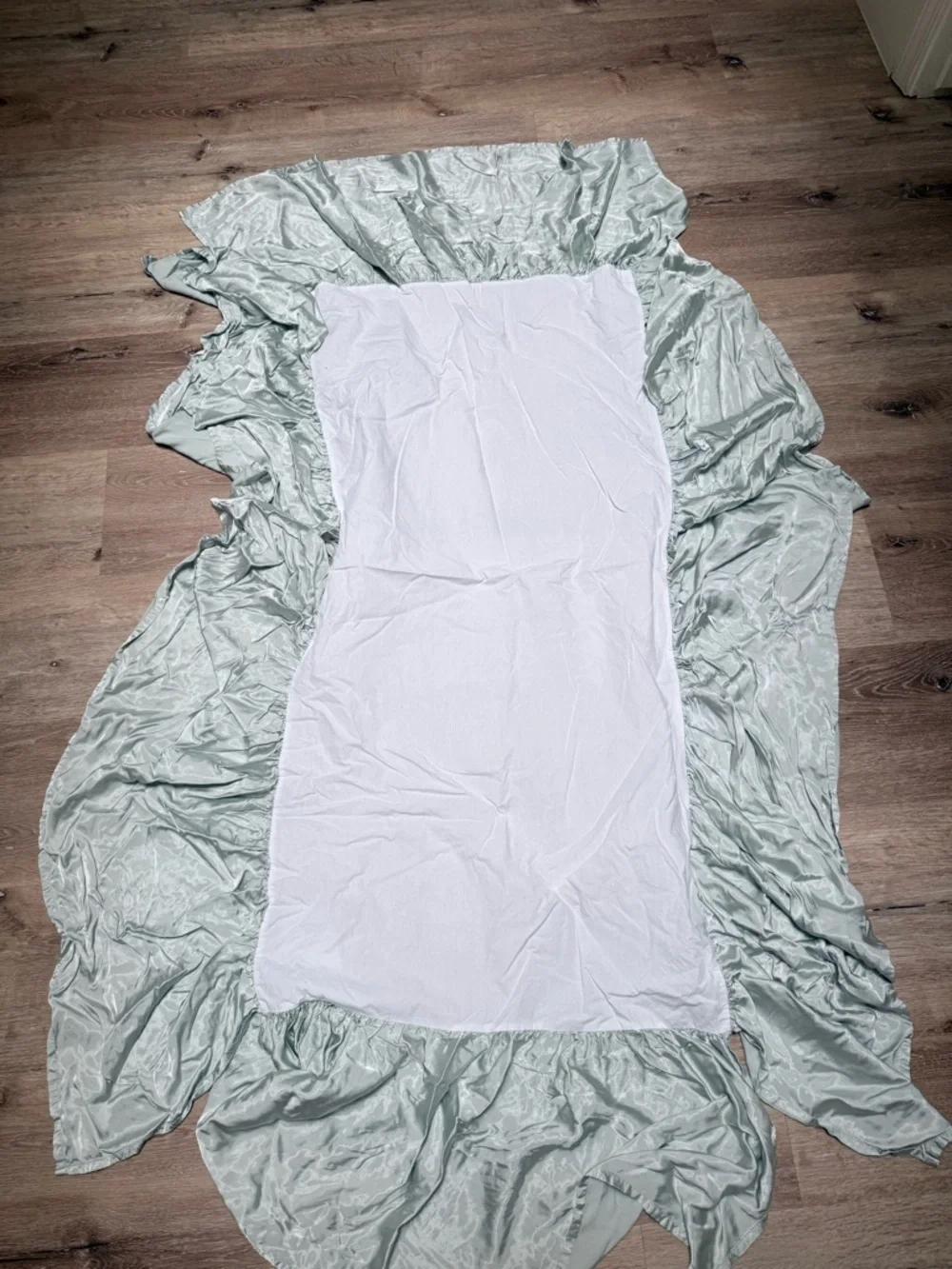 Beautiful Restoration Hardware Baby & Kids Mint Green Satin Crib Dust Ruffle